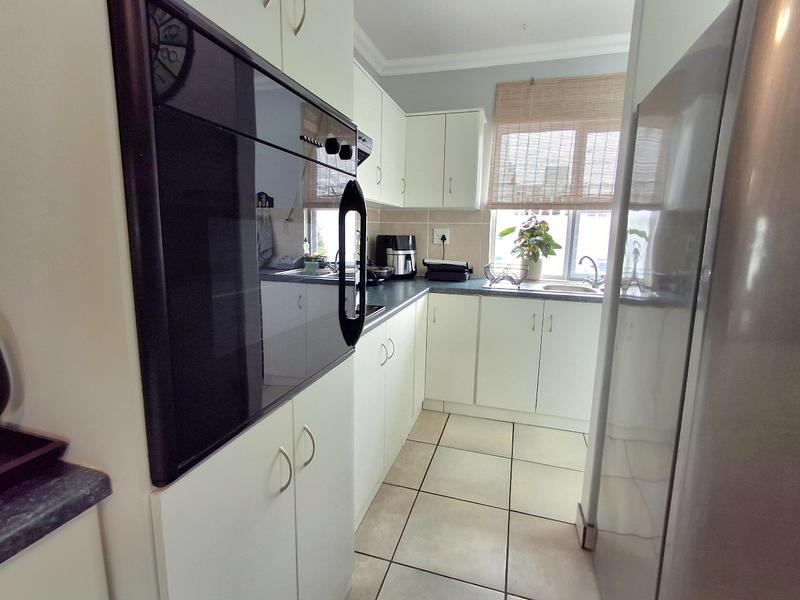 3 Bedroom Property for Sale in Golden Mile Western Cape